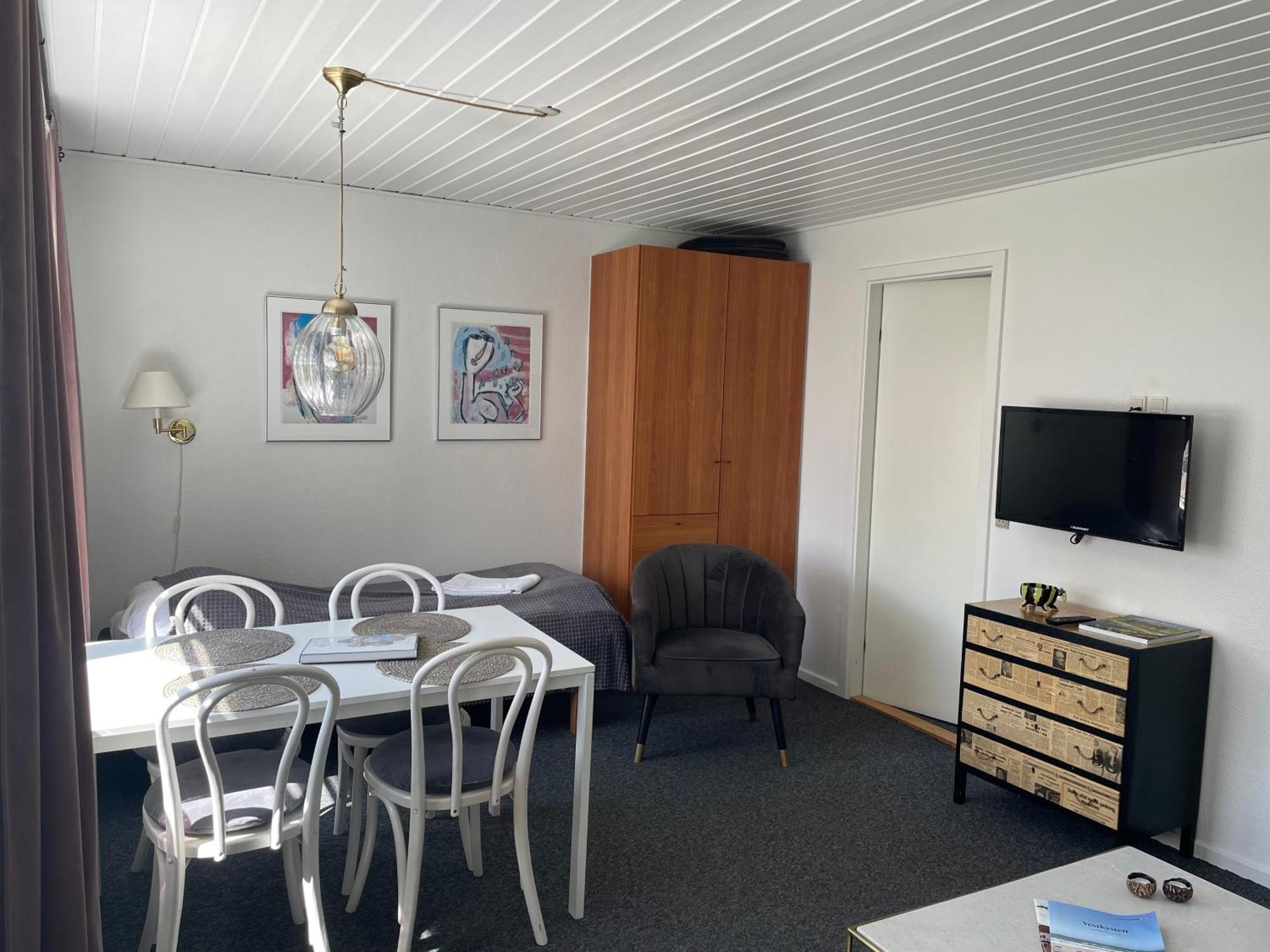 Motel Hune Apartments Блокхус Экстерьер фото